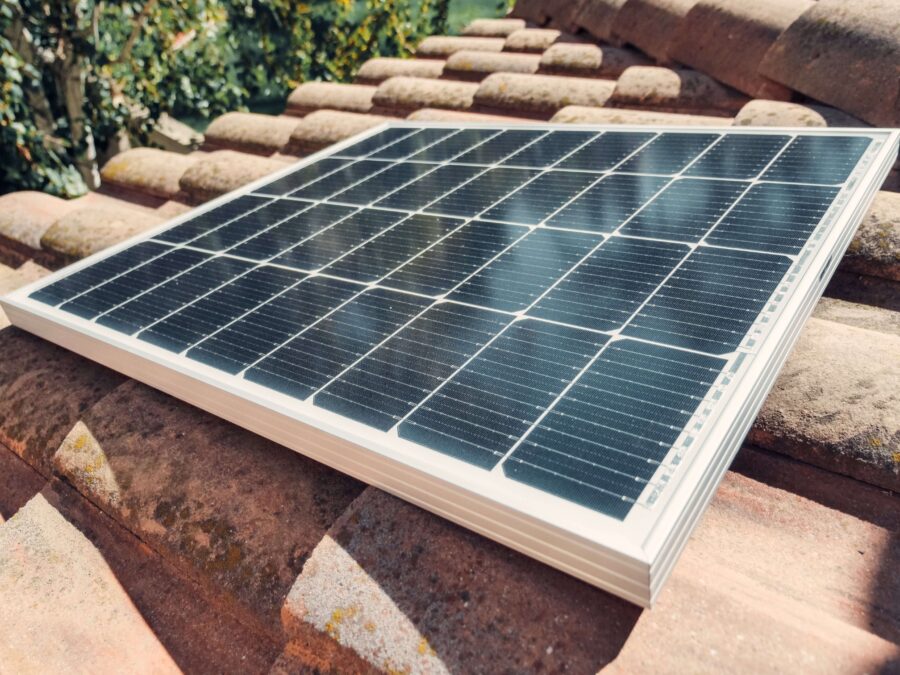 Solar Tiles vs. Solar Panels: What’s the Difference?