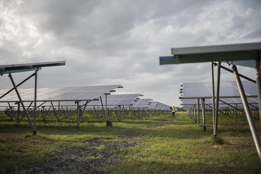 Maximizing Renewable Energy with Grid Scale Storage Solutions
